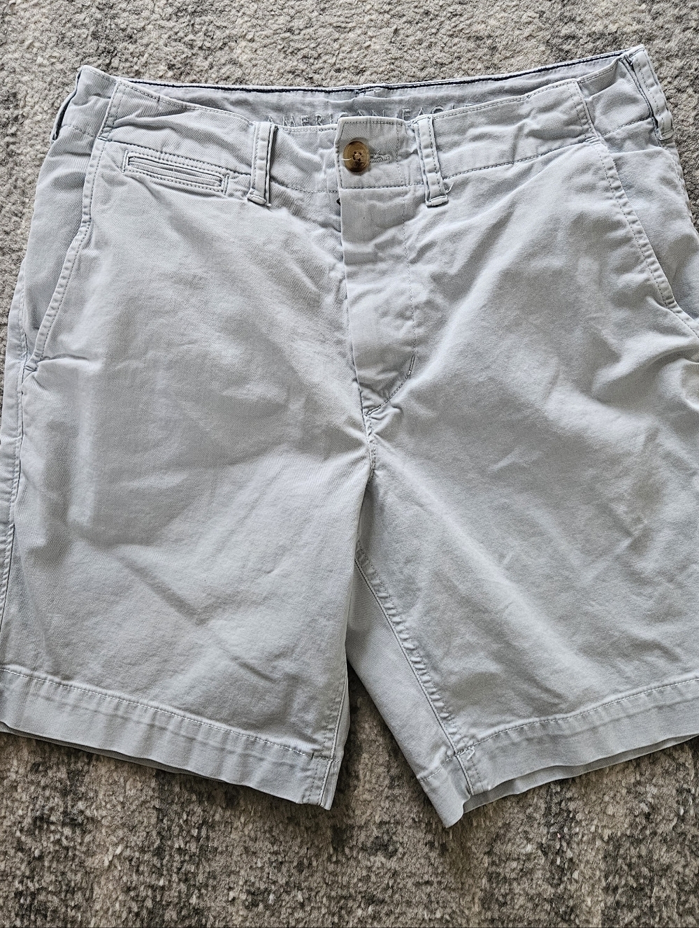American Eagle Men's Ne(x)t Level Flex Light Grey Blue Shorts, Size 28